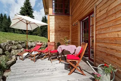 Image de Cozy vacation apartment (40 sqm) in the new organic wooden house and large terrace