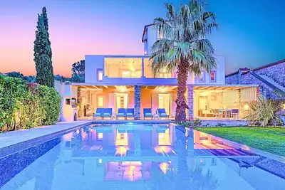 Image de Cretan Mansion | Heated Pool