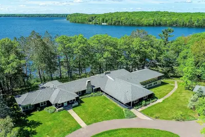 Image de Ackwood Lodge - The Lodge, Large, Private Lakeshore Estate. Perfect for Family Reunions