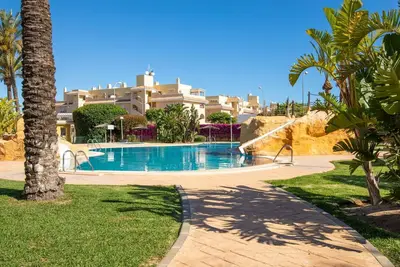 Image de Bel appartement pour 4 personnes avec piscine, climatisation, Wifi, Tv, terrasse et parking