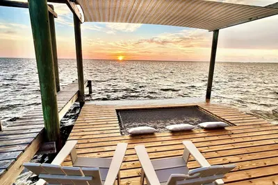 Image de 3 Bed/2 Bath North Cape San Blas Bay Front Home with Dock Access! ! !