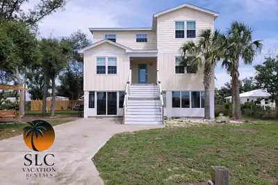 Image de Large beach house with awesome game room!