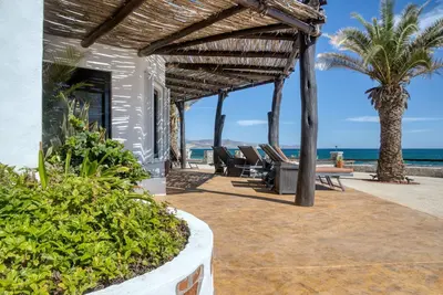 Image de Beautiful Beach House Right on the Sea of Cortez