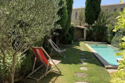 Image de Maison de charme, dans Uzes  avec jardin et piscine