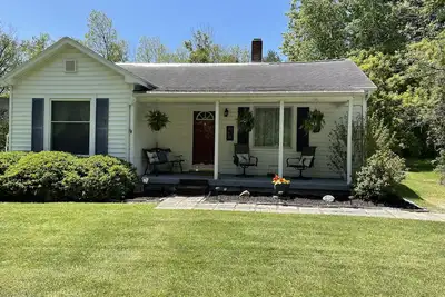 Image de Charming Home Close To Watkins Glen!