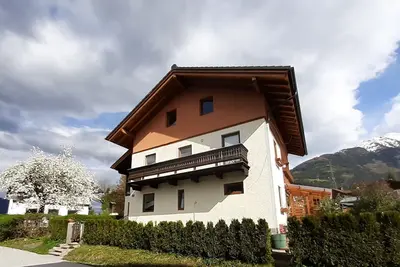 Image de Cozy Holiday Apartment with Mountain View – Your Alpine Retreat!