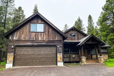 Image de Henry's Rustic Retreat - Walk to Henry's Outlet - 20 mins to West Yellowstone!