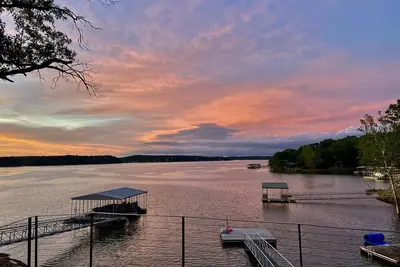 Image de “Spectacular Waterfront Luxury w\/ dock Grand Lake! ! !
