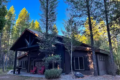 Image de Lazy Daze Lodge on Bill's Island near West Yellowstone National Park