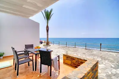 Image de Myrtos Mare Suites - Seafront Studio