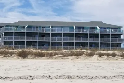 Image de Beautiful Ocean-Front Condo