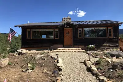 Image de Enjoy the Rockies-hike, fish, relax with great views. Pet friendly
