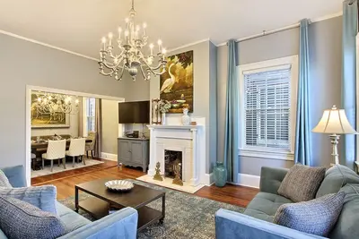 Image de Elegant Home Near Forsyth | Heated Pool Access