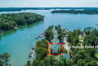 Image de Sunset Cove on Lake Martin!