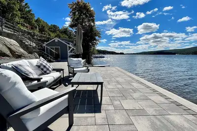 Image de 200Ft of Lakefront, Hot Tub, Game Room, Multi-Level Patios & Views for Days