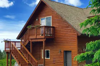 Image de Serene location with mountain and sea views