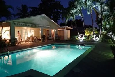Image de Luxury Private Villa w \/ Accès à la plage, Private Garden & Pool Généreux