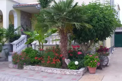 Image de Apartment Vulin, 100 m to the sea, 6 people, free WiFi, terrace, parking, Bbq