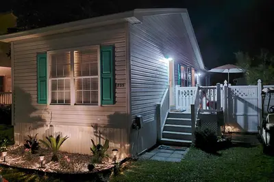 Image de Clean, Pet Friendly Beach House w/ golf cart and free beach parking