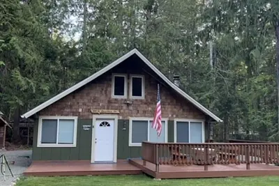 Image de Lake Cushman Cabin with Private Access to Lake & Park
