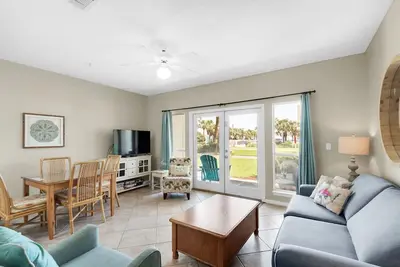 Image de ☀Ground Floor~Across From Beach~Community Pool~ Hot Tub~The Perfect Place🌴