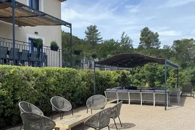 Image de La Villa Chardonnay, grande bâtisse de 7 chambres au cœur d'un vignoble Ab