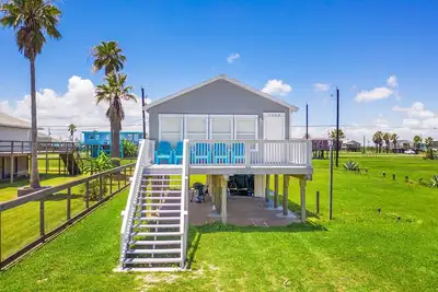 Image de Beautiful coastal home recently renovated and ready for travelers