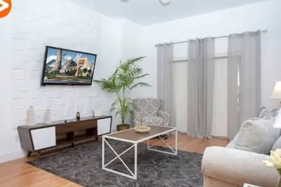 Image de (703) Beautiful Apt near Disney 3bd 9p