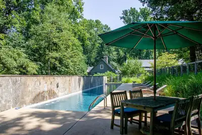 Image de Beautifully Rustic Cabin just 10 minutes from Uva, with pool!