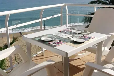 Image de Luxury Beachfront 2/2 Condo on Sandy Beach! Gorgeous Views!