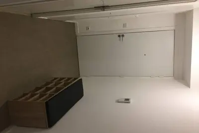 Image de Studio with videophone and camera at the entrance