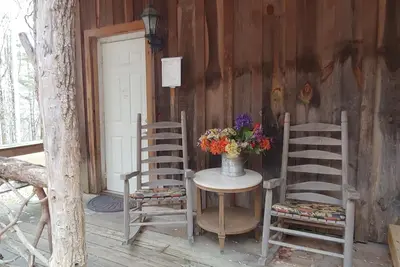 Image de Watch The Horses Mosey By While You Rock On The Porch