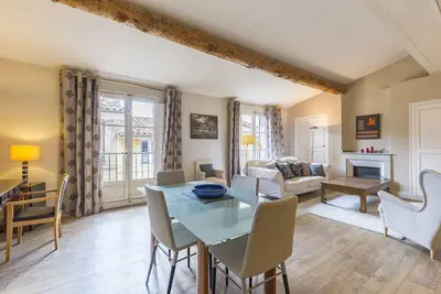 Image de Aix Cours Mirabeau 100m2, 2 chambres, climatisation, terrasse