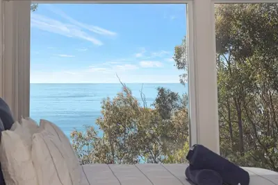 Image de Grand Entertainer with Water Views