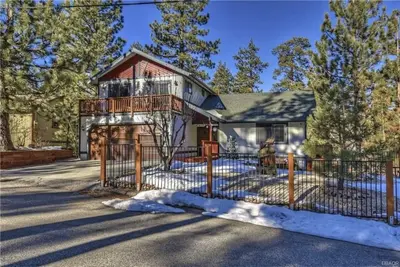 Image de 3 bed + loft - Huge Game Room, \"Among the Boulders and Trees\"