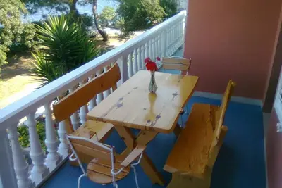 Image de Appartement de vacances Prigradica pour 2 - 6 personnes avec 3 chambres à coucher - Maison de vacanc