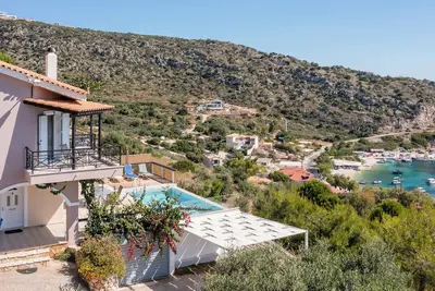 Image de Coastal Paradise Found - Komis' Private Pool Gem