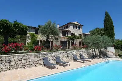 Image de Large stone-built villa with spectacular views to the Mediterranean
