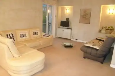 Image de Voltaire. Appartement 62m2 lumineux et confortable avec parking.