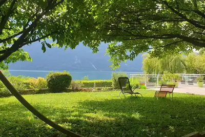 Image de villa bord du lac du bourget