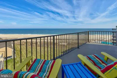 Image de 909c Spectacular oceanfront penthouse 1-bedroom with additional sleeping loft