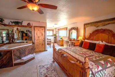Image de Beeline Guest House-Ponderosa Suite