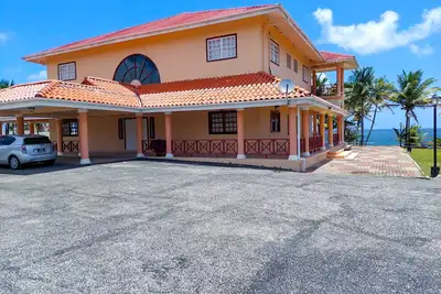 Large Pool & Beach House in a Family Friendly Environment