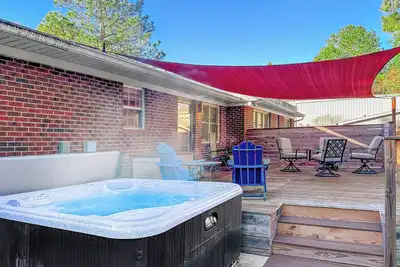 Image de Hot tub, Firepit, Bbq, Pinehurst, SmartTV, King, Pet