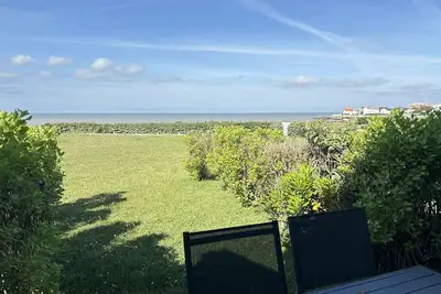 Image de Studio en bord de mer à Royan, parking, Tv, tout équipé