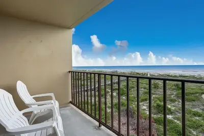 Image de Horizon's Embrace: Oceanfront Sunrise Getaway