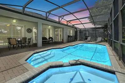 Image de Family Getaway 2mi to Disney, Gated Resort w/ Private Pool, Spa, Games Room, Water Slides and more!