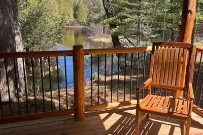 Image de Lodge on the Manistee: Relax by the River, Fish, and Explore