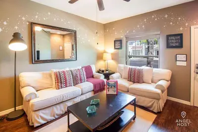 Image de Disney-Themed Townhome with Pool & Gym