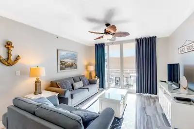 Image de Inviting, Coastal Condo On Okaloosa Island Waterfall, Lazy River